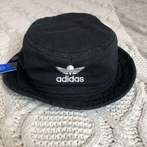 NWT Adidas Bucket Hat